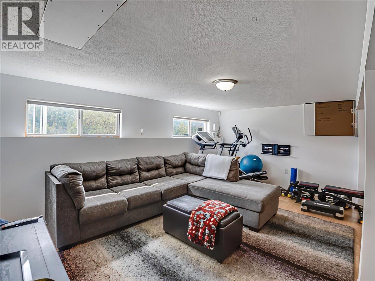 8392 Theatre Road - 28