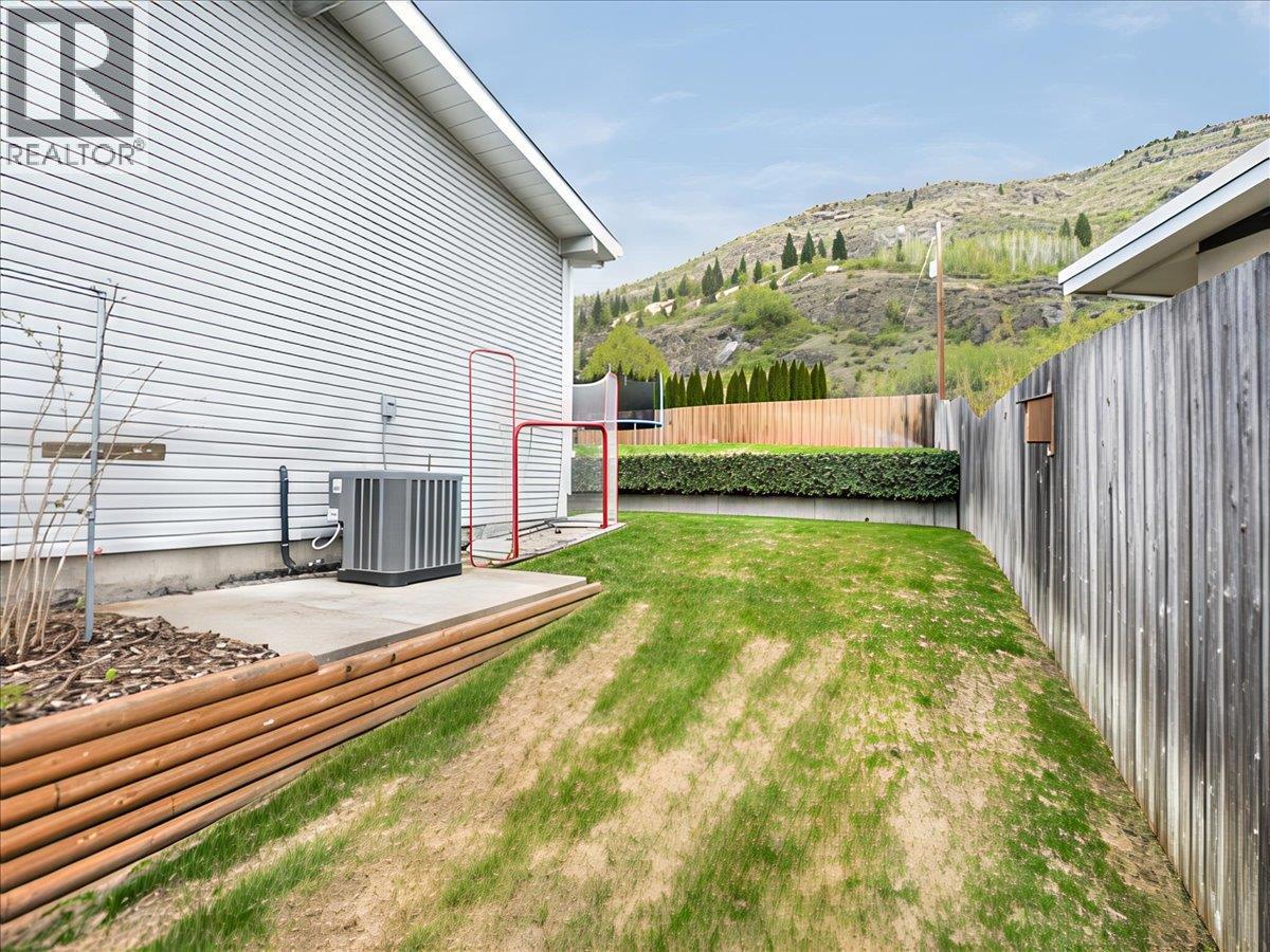 8392 Theatre Road - 52