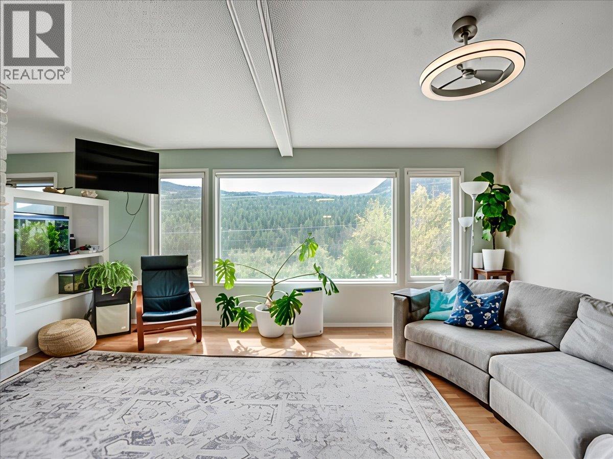 8392 Theatre Road - 9