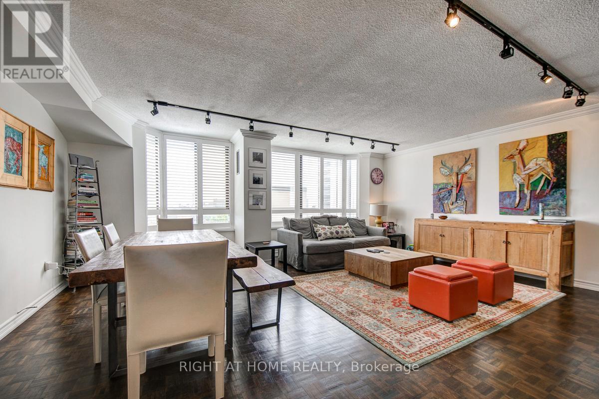 Listing photo of 1405 - 280 SIMCOE STREET