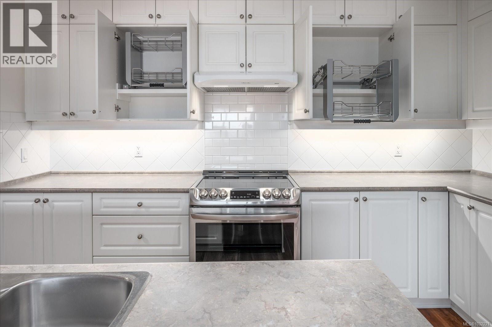 #311 1633 Dufferin Cres - 6