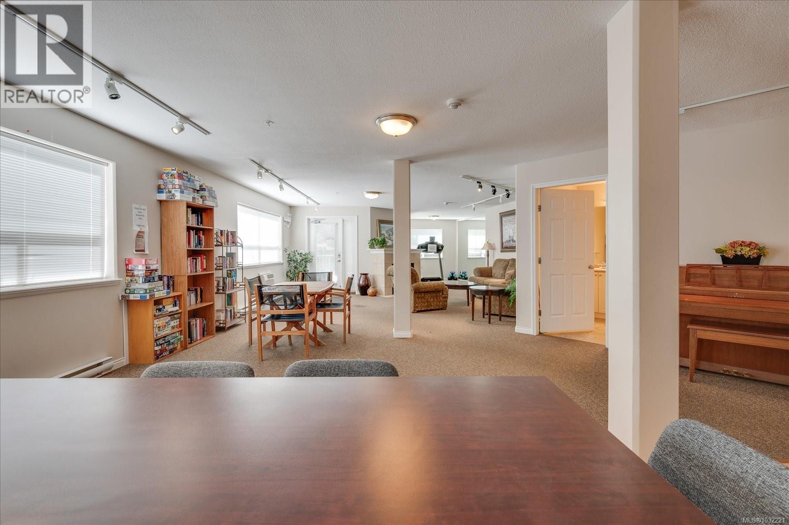 #311 1633 Dufferin Cres - 38