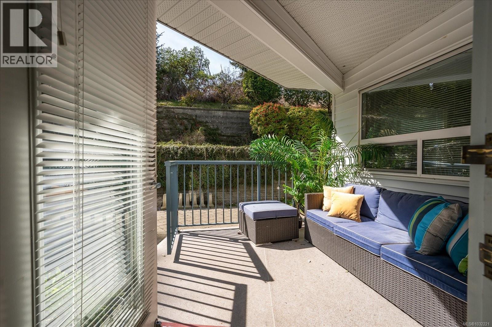 #311 1633 Dufferin Cres - 40