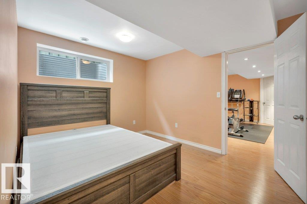 12063 19 AV SW, Edmonton