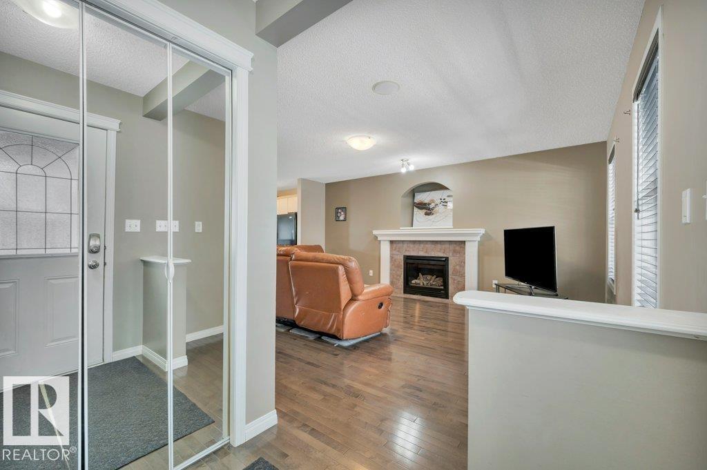 12063 19 AV SW, Edmonton