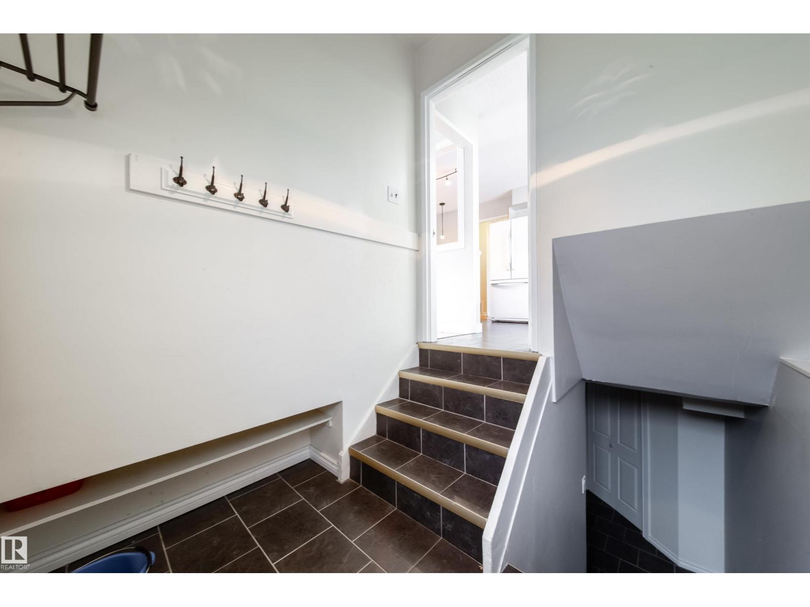 7135 87 ST NW, Edmonton