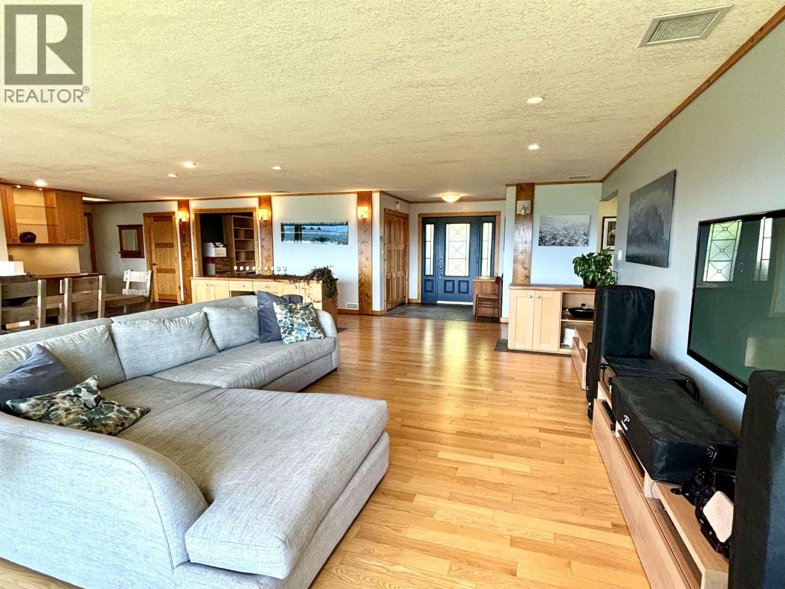 4022 SKOGLUND STREET - 10