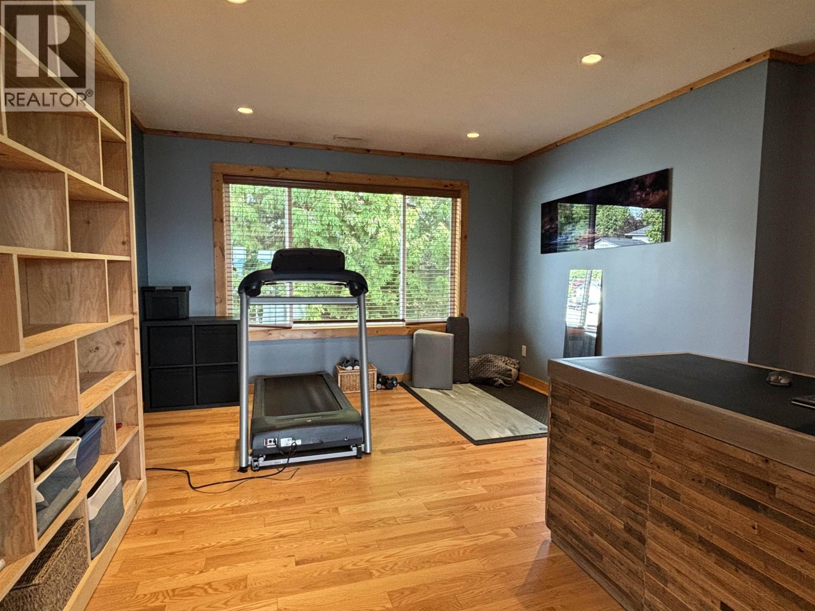 4022 SKOGLUND STREET - 11