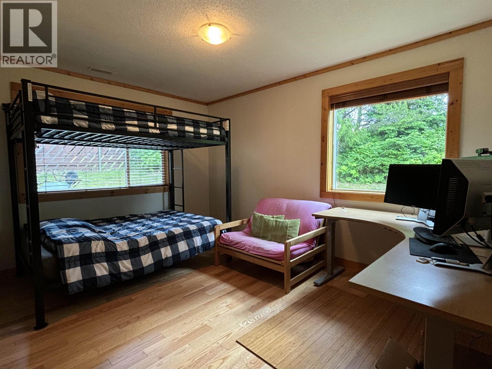 4022 SKOGLUND STREET - 17