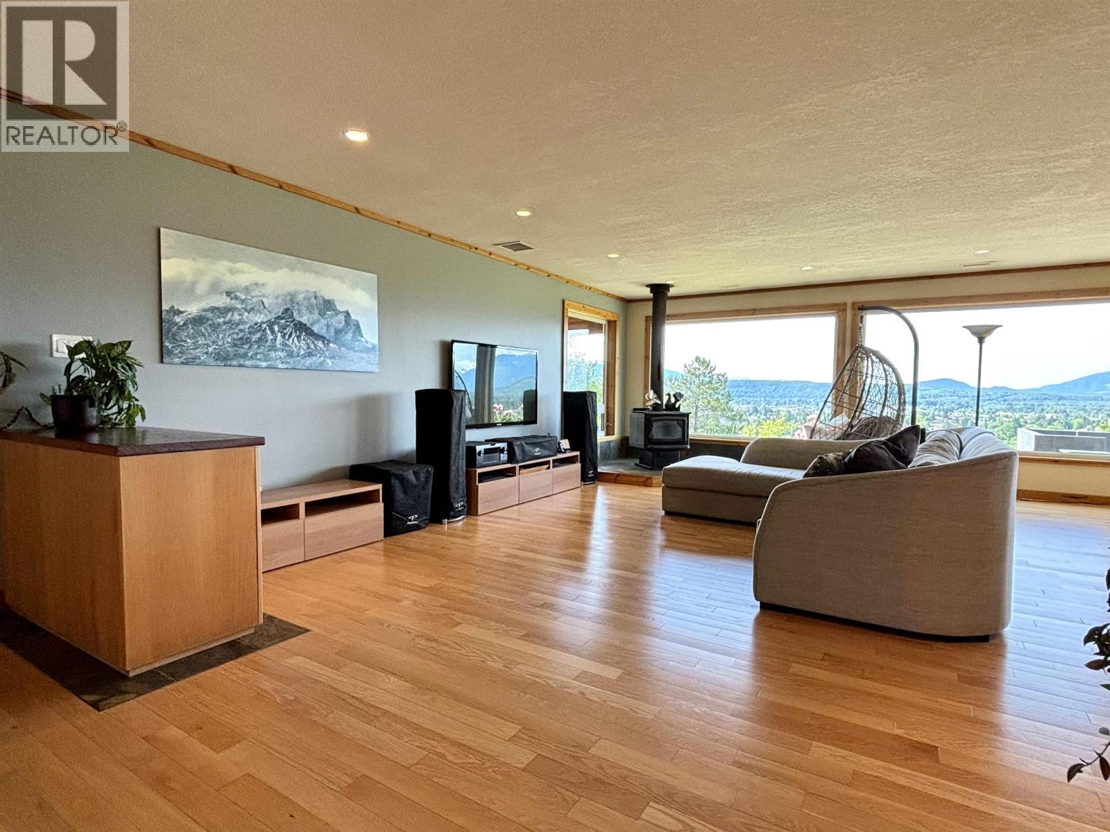 4022 SKOGLUND STREET - 4