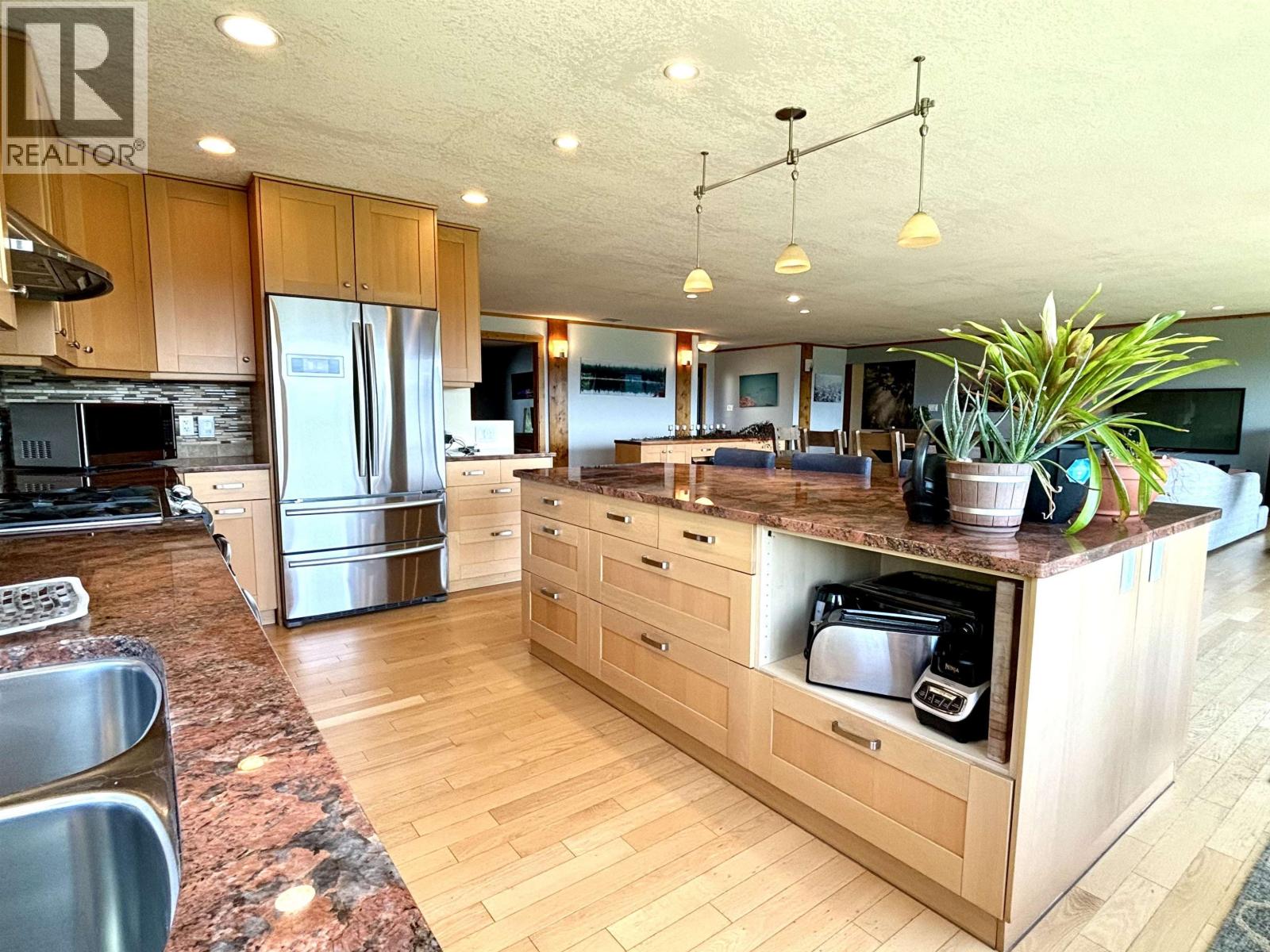 4022 SKOGLUND STREET - 8