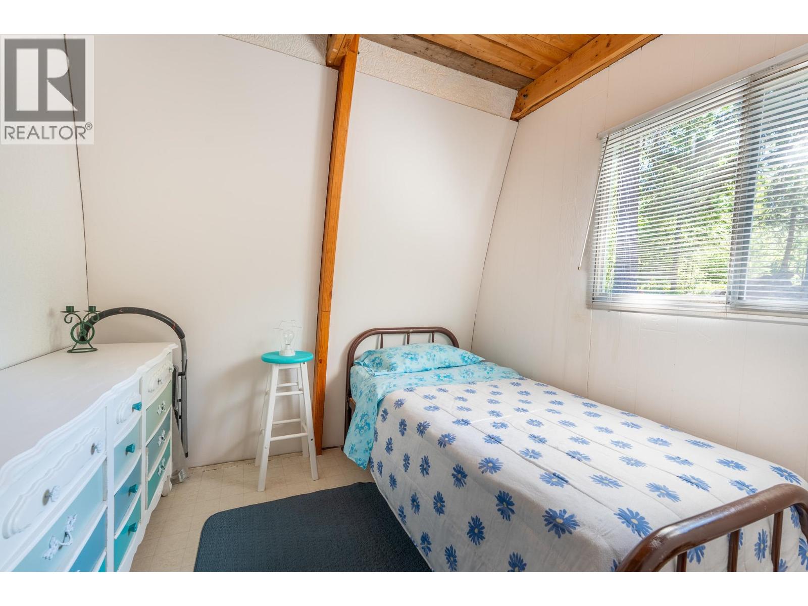 52260 LLOYD DRIVE - 17