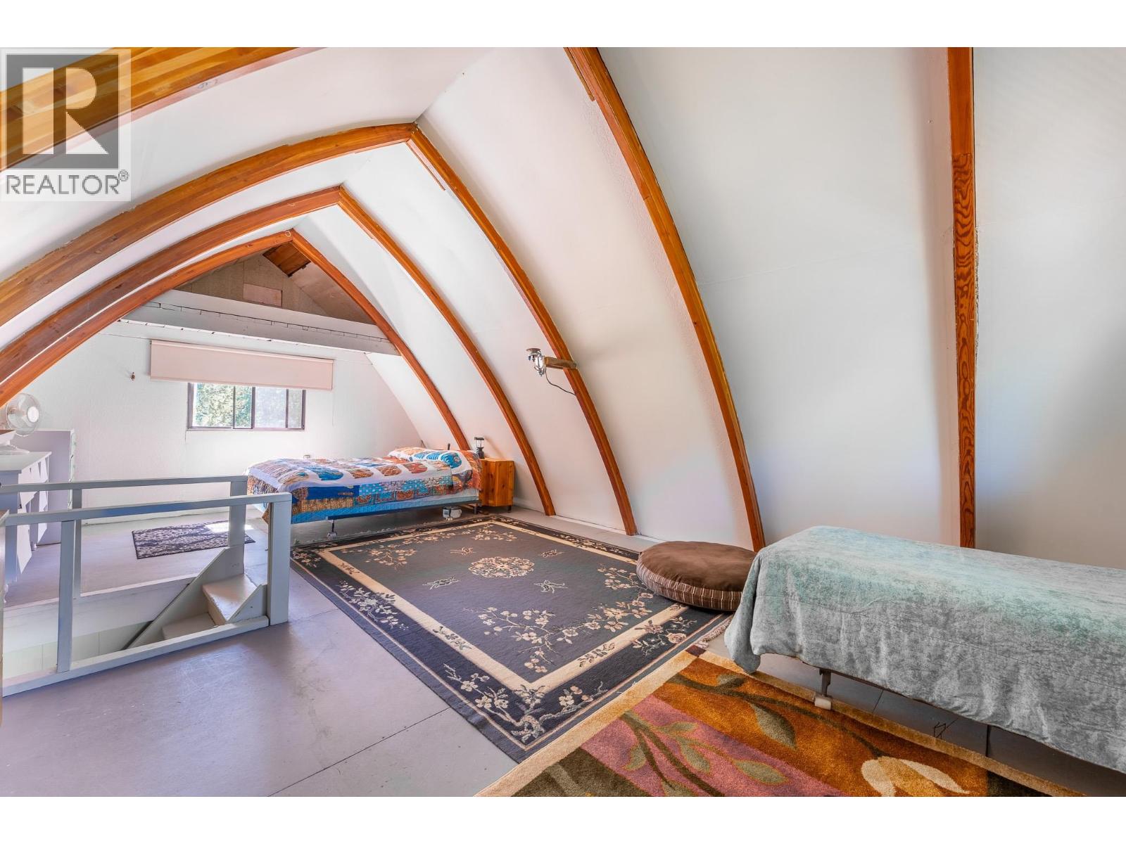 52260 LLOYD DRIVE - 19