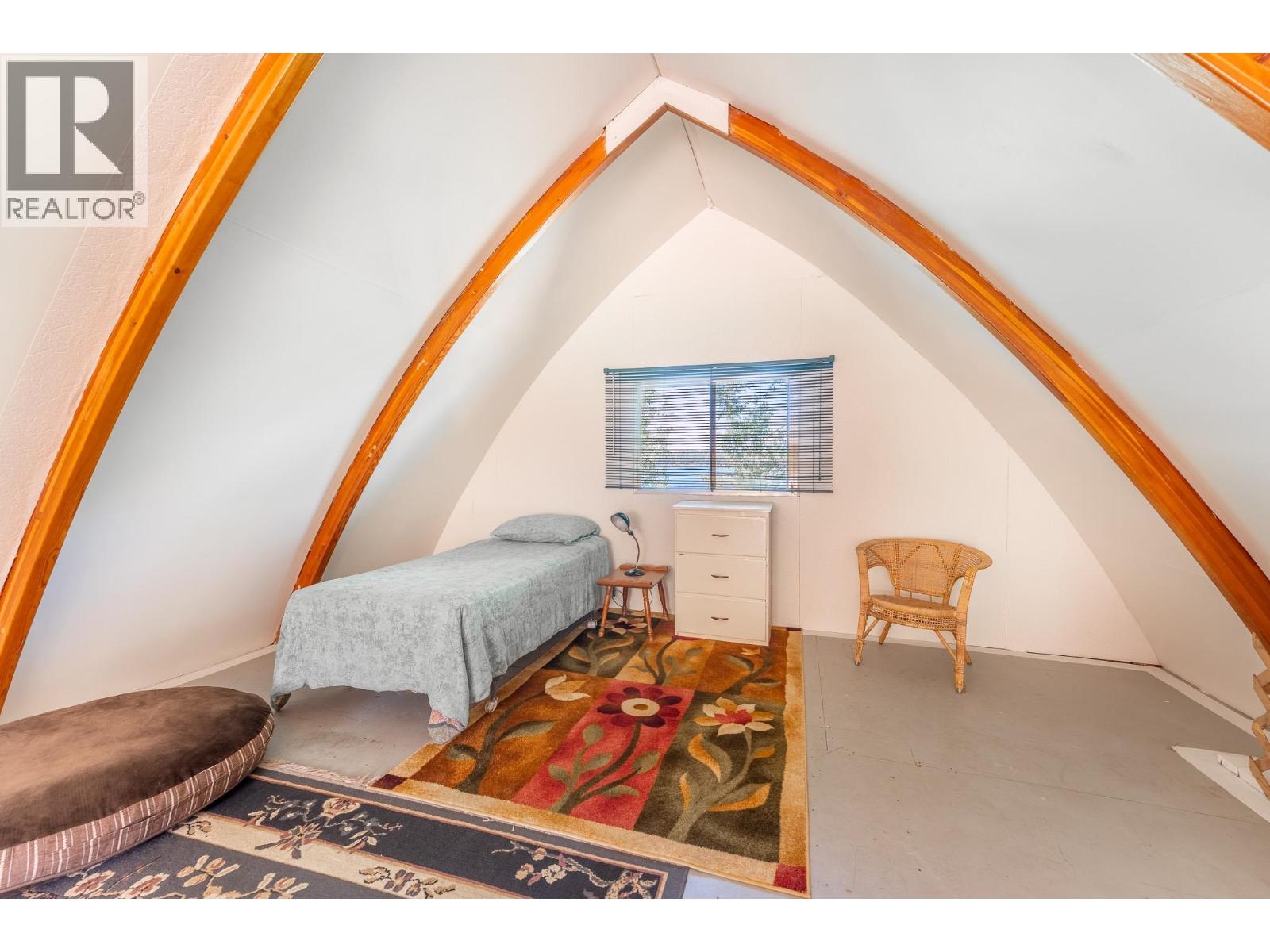 52260 LLOYD DRIVE - 22