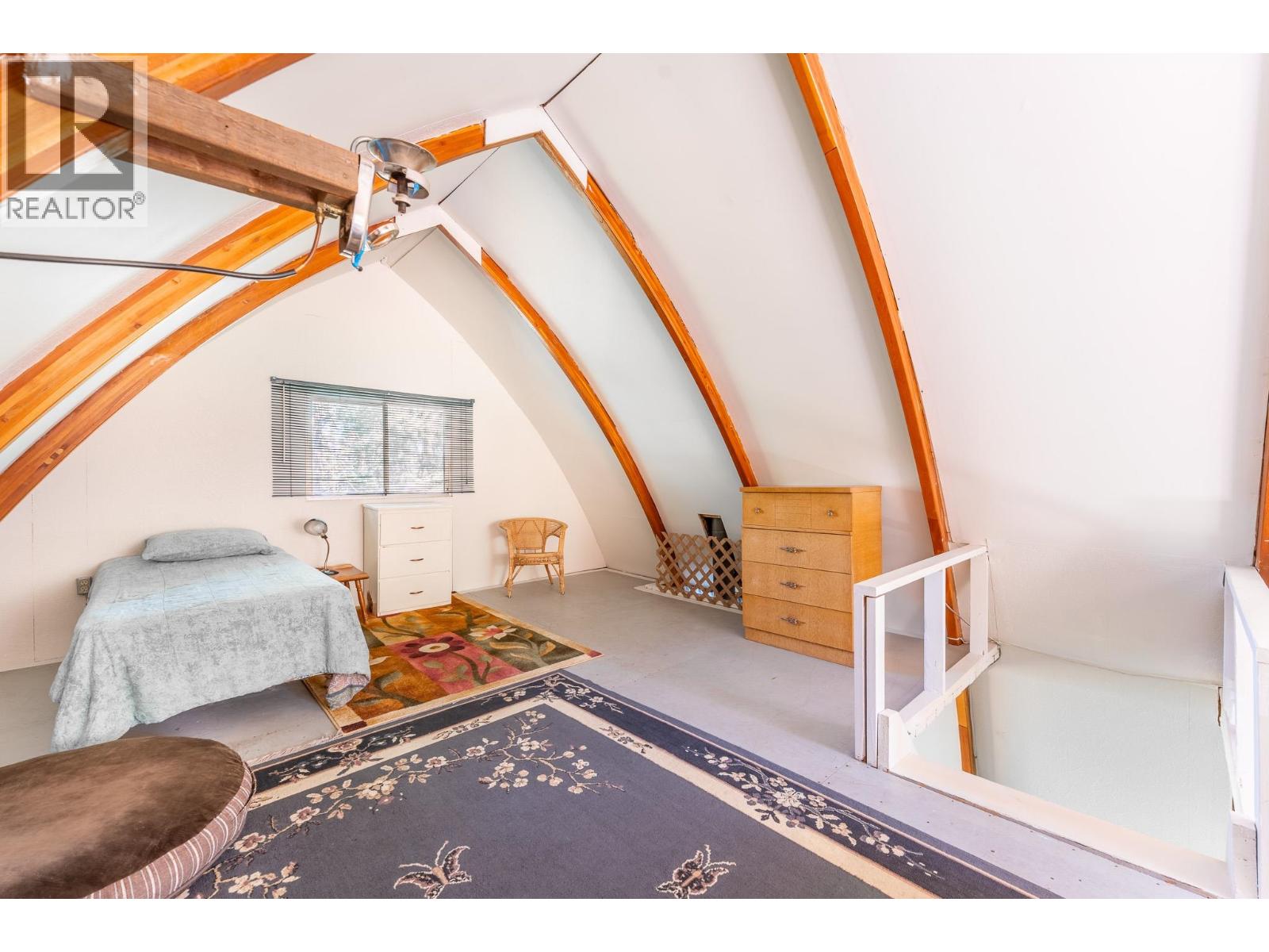 52260 LLOYD DRIVE - 23