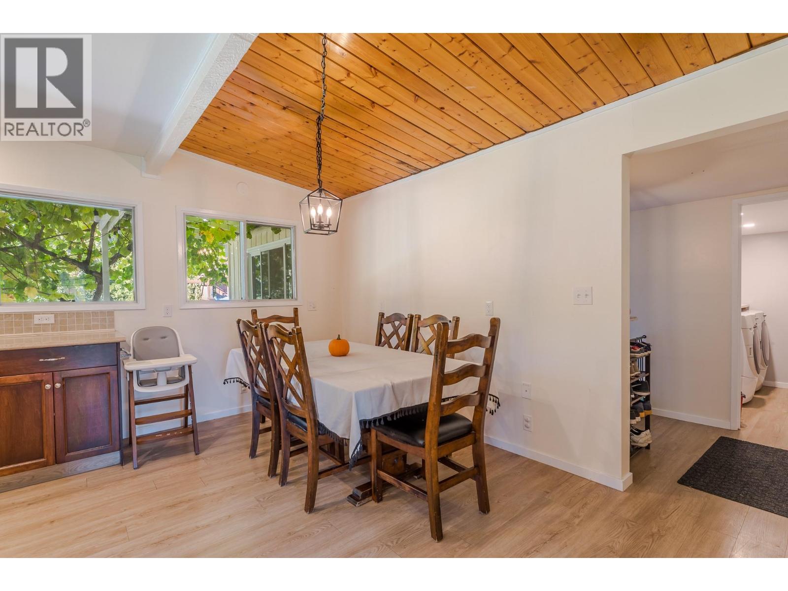 5206 Nixon Road, Summerland