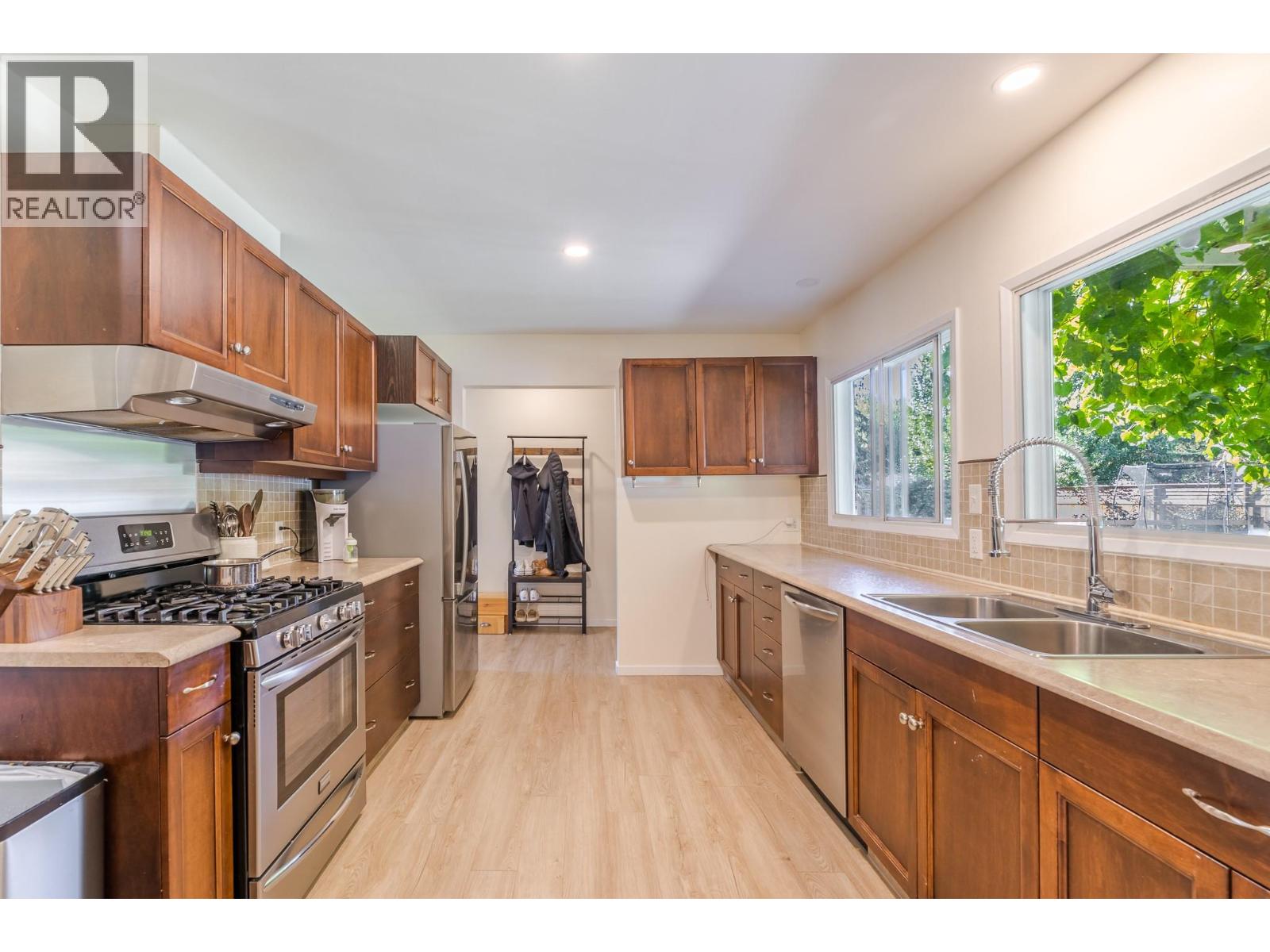 5206 Nixon Road, Summerland