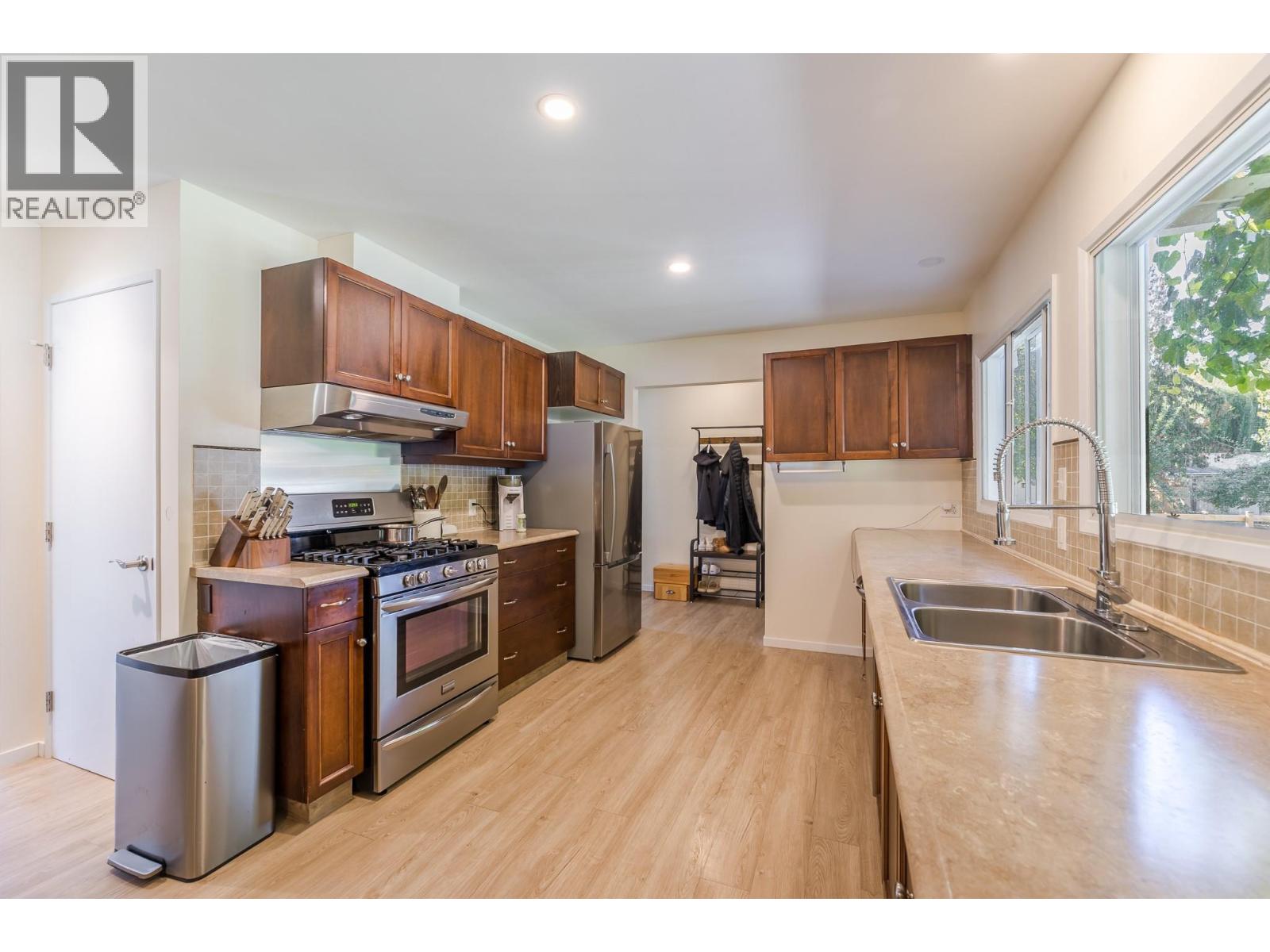 5206 Nixon Road, Summerland