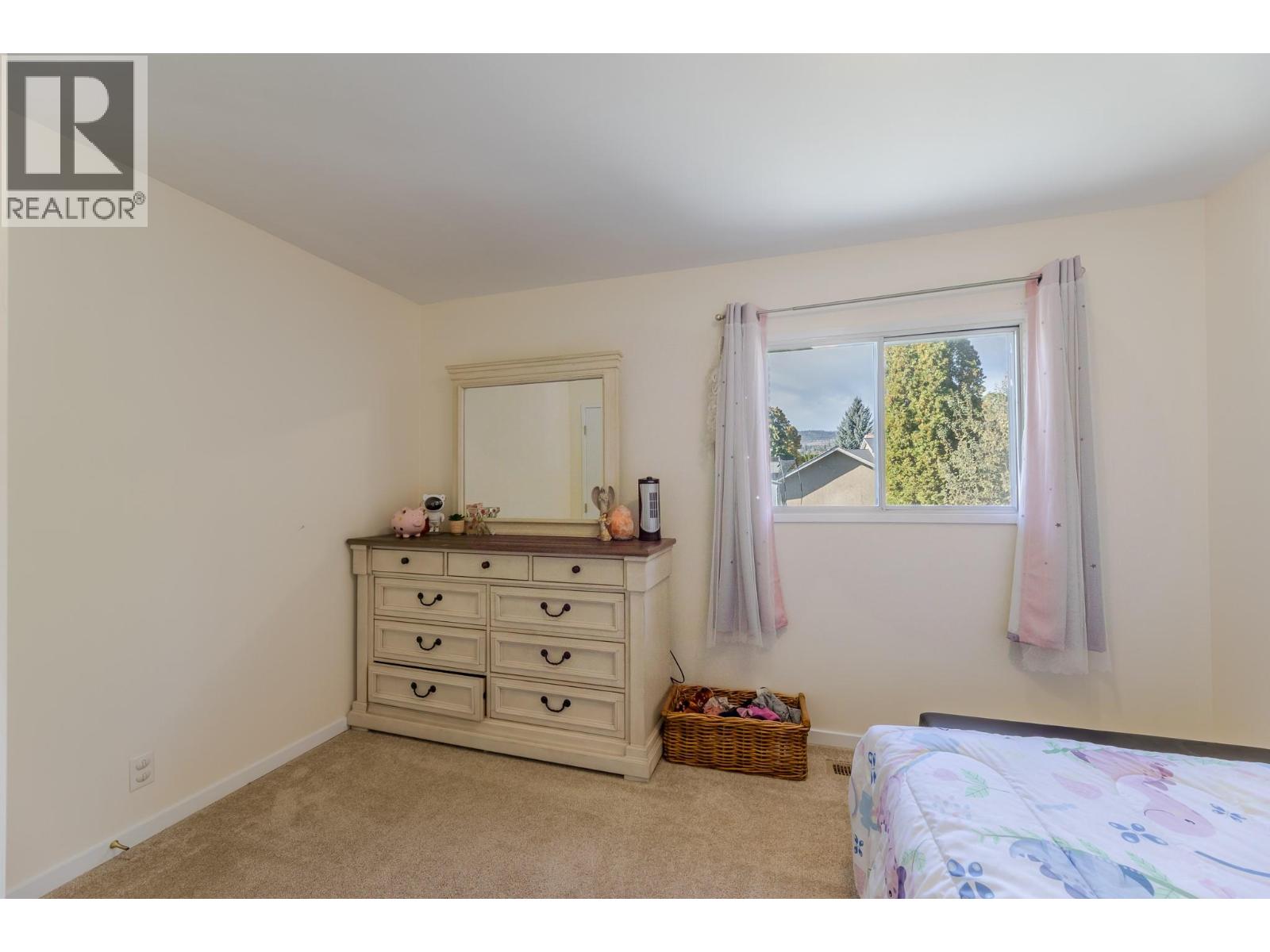 5206 Nixon Road, Summerland