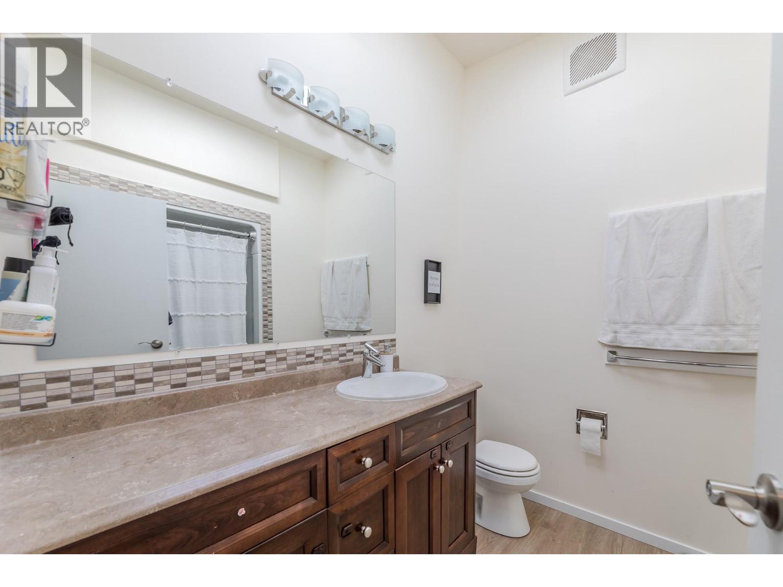 5206 Nixon Road, Summerland