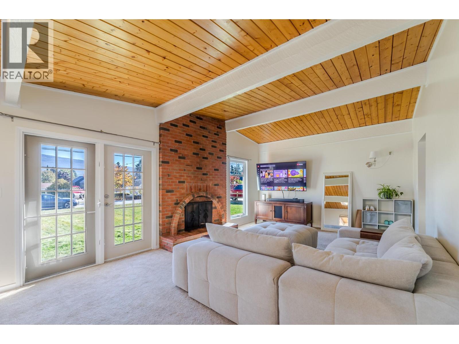 5206 Nixon Road, Summerland