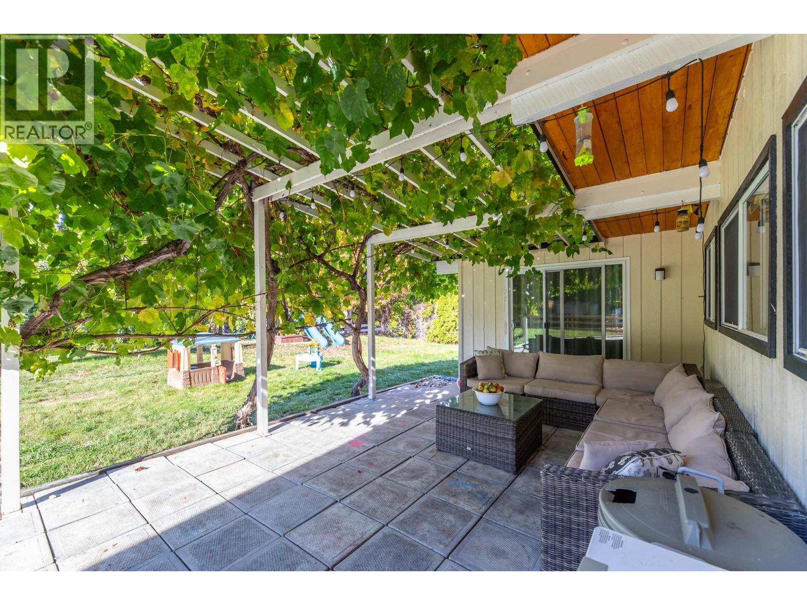 5206 Nixon Road, Summerland