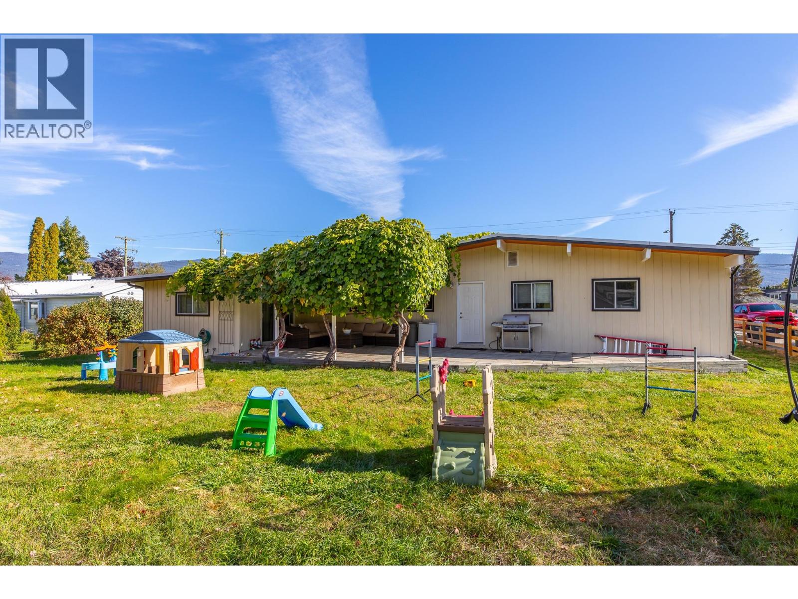 5206 Nixon Road, Summerland