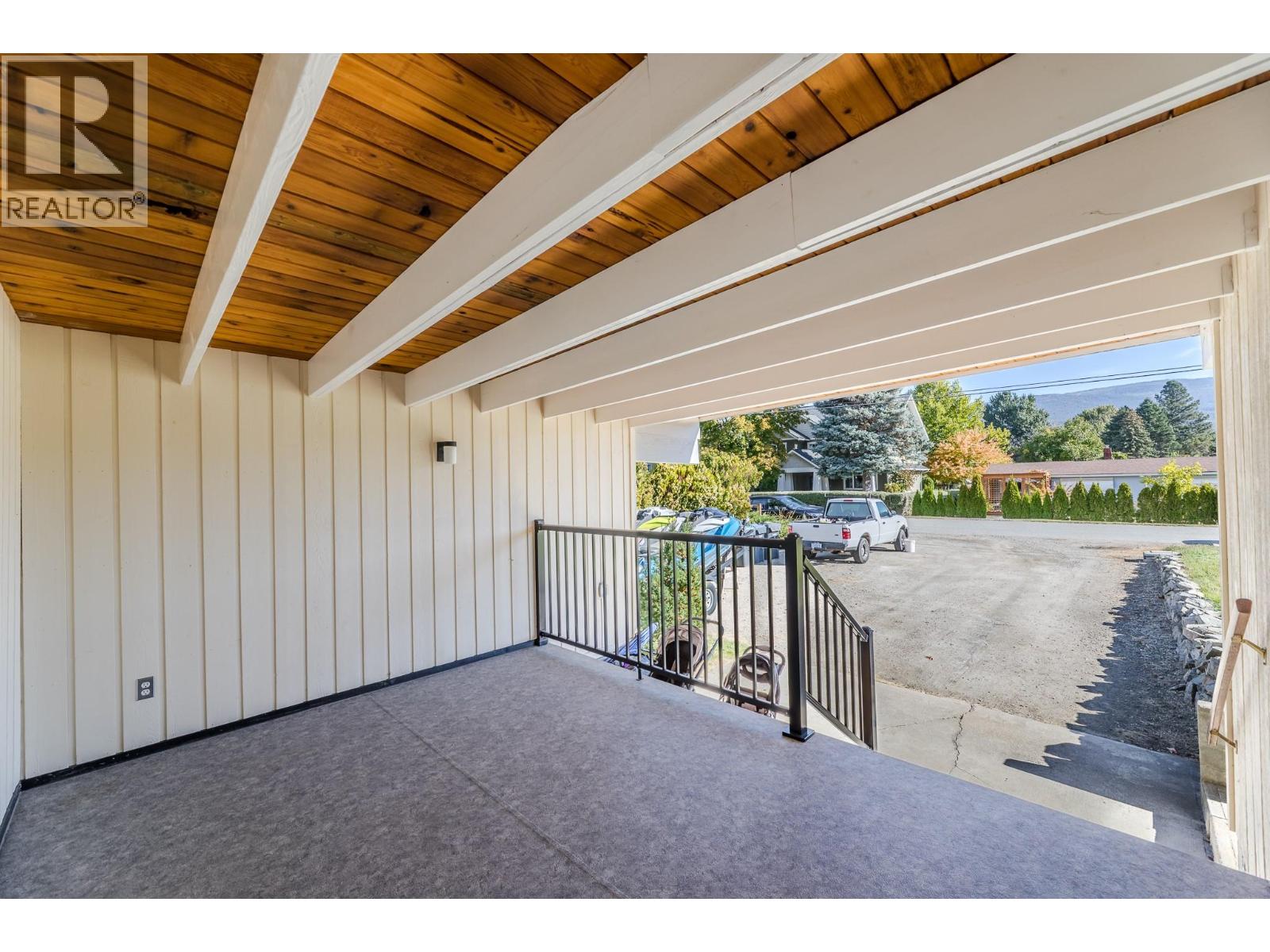 5206 Nixon Road, Summerland