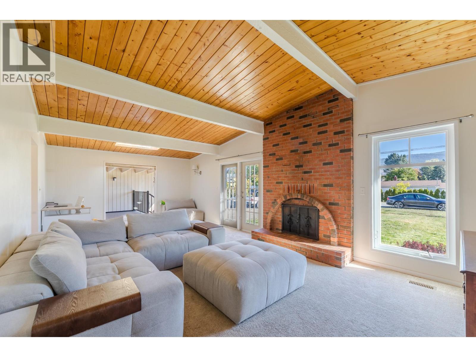 5206 Nixon Road, Summerland