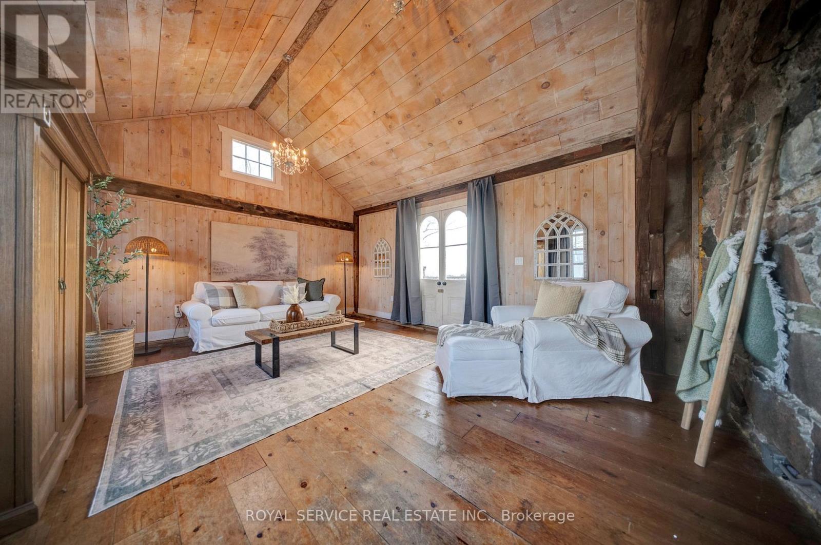 Flexible space with walkout to deck & mudroom