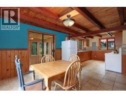 Primary Bedroom - 9210 Mcfarlane Rd, Denman Island, BC V0R1T0 Photo 6