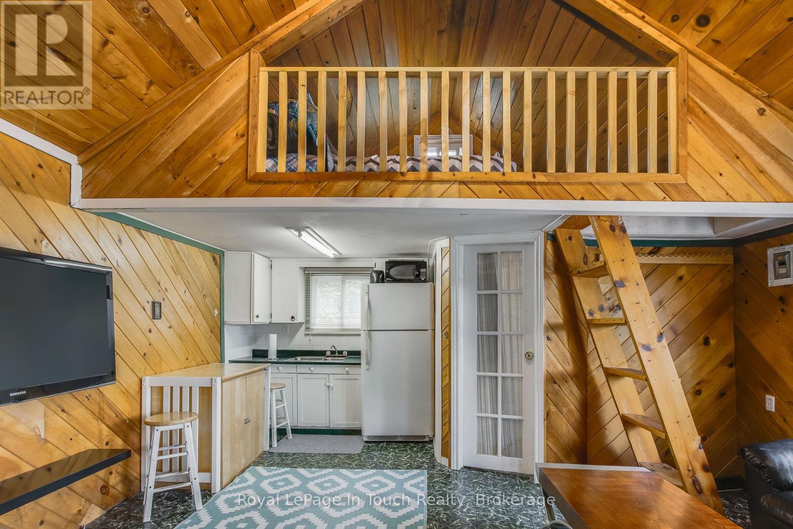 35 TINY BEACHES ROAD S — photo 31
