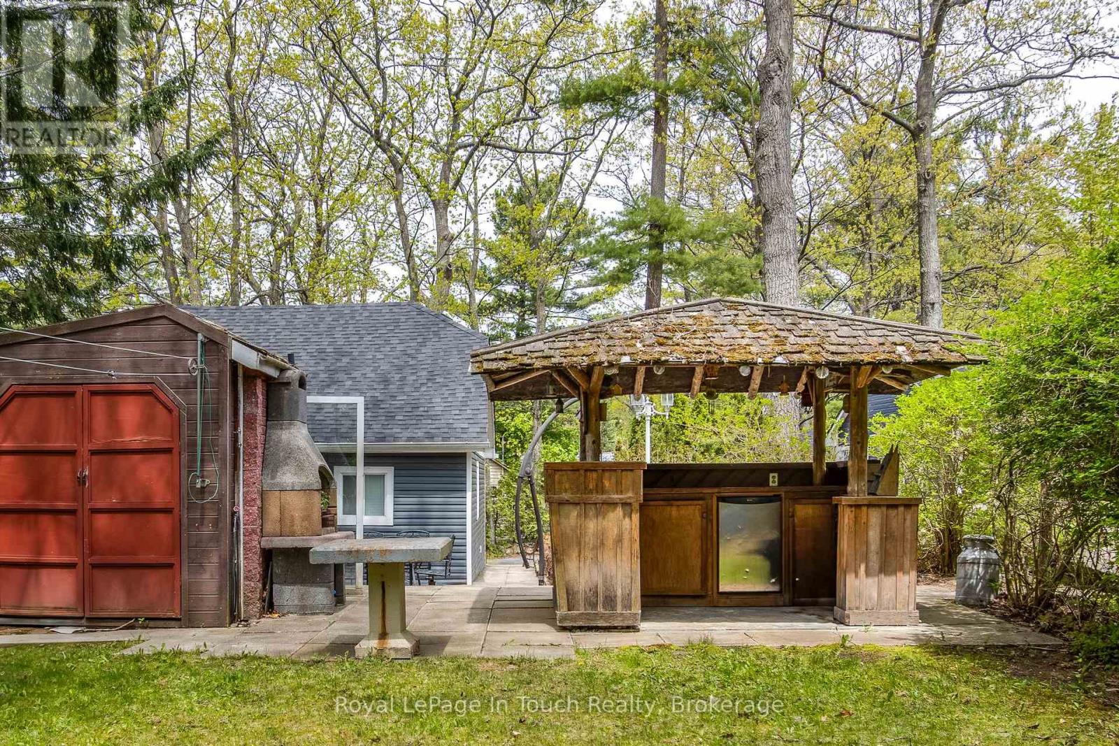35 TINY BEACHES ROAD S — photo 41
