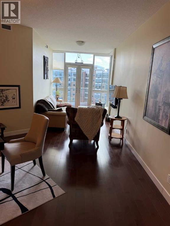 701, 16 Varsity Estates Circle NW - photo 2
