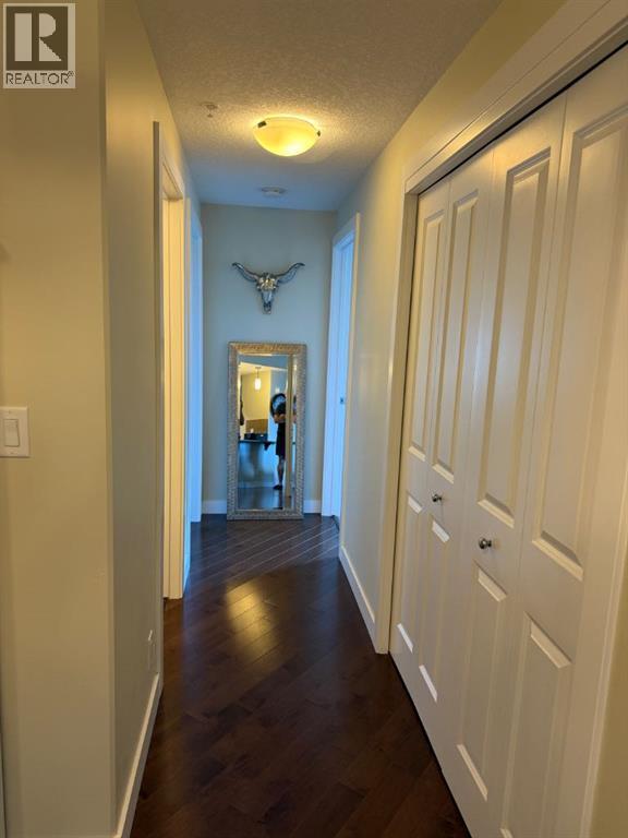 701, 16 Varsity Estates Circle NW — photo 21