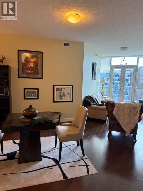 701, 16 Varsity Estates Circle NW — photo 30