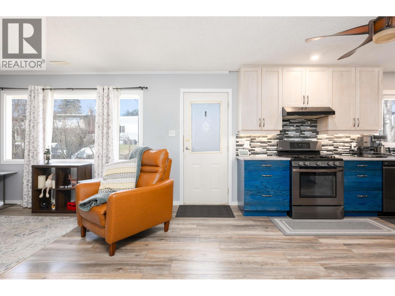 244 GILLETT STREET - 17