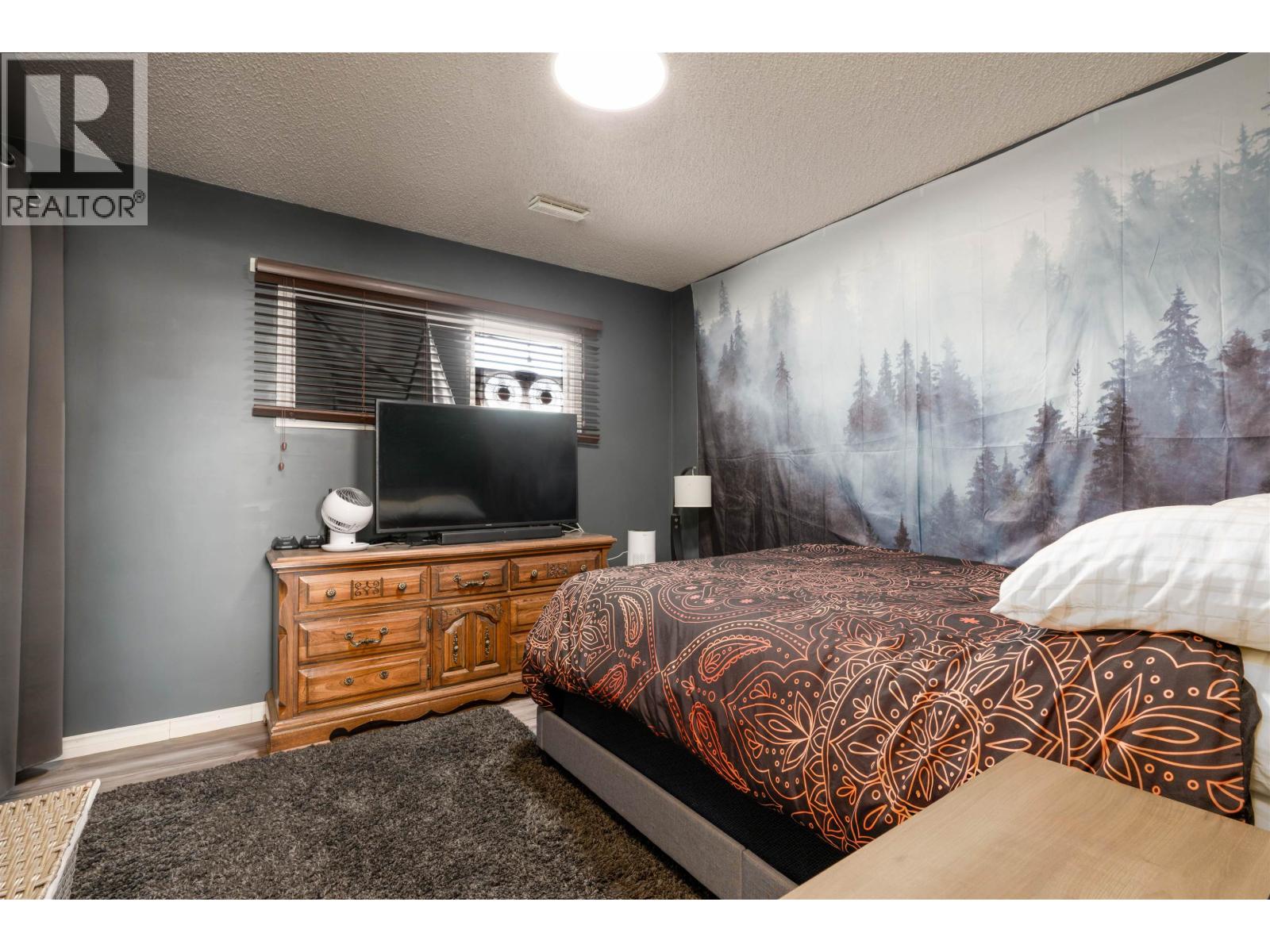 244 GILLETT STREET - 19