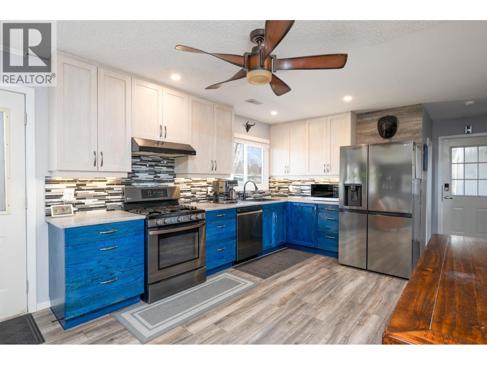 244 GILLETT STREET - 6