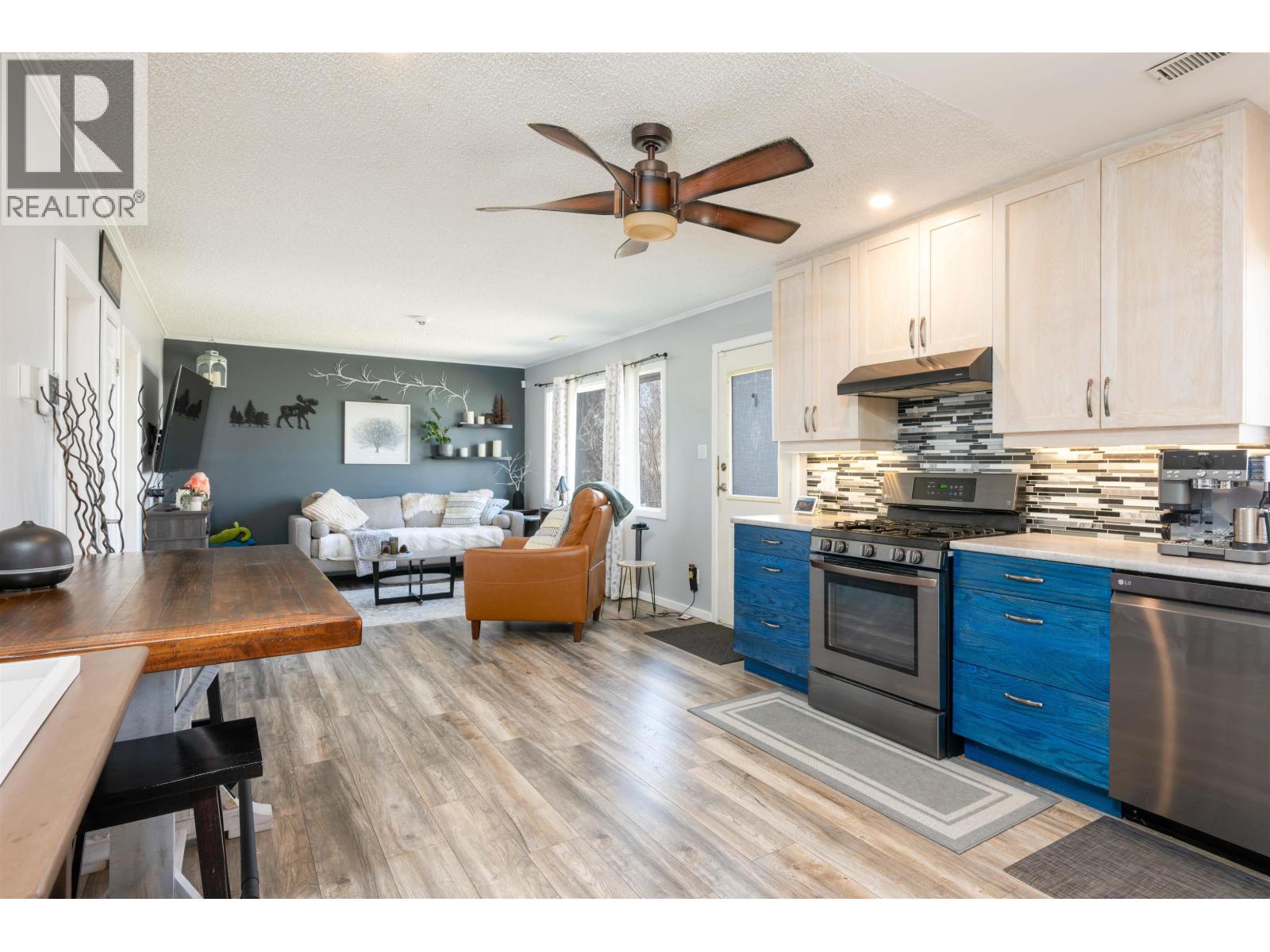 244 GILLETT STREET - 9