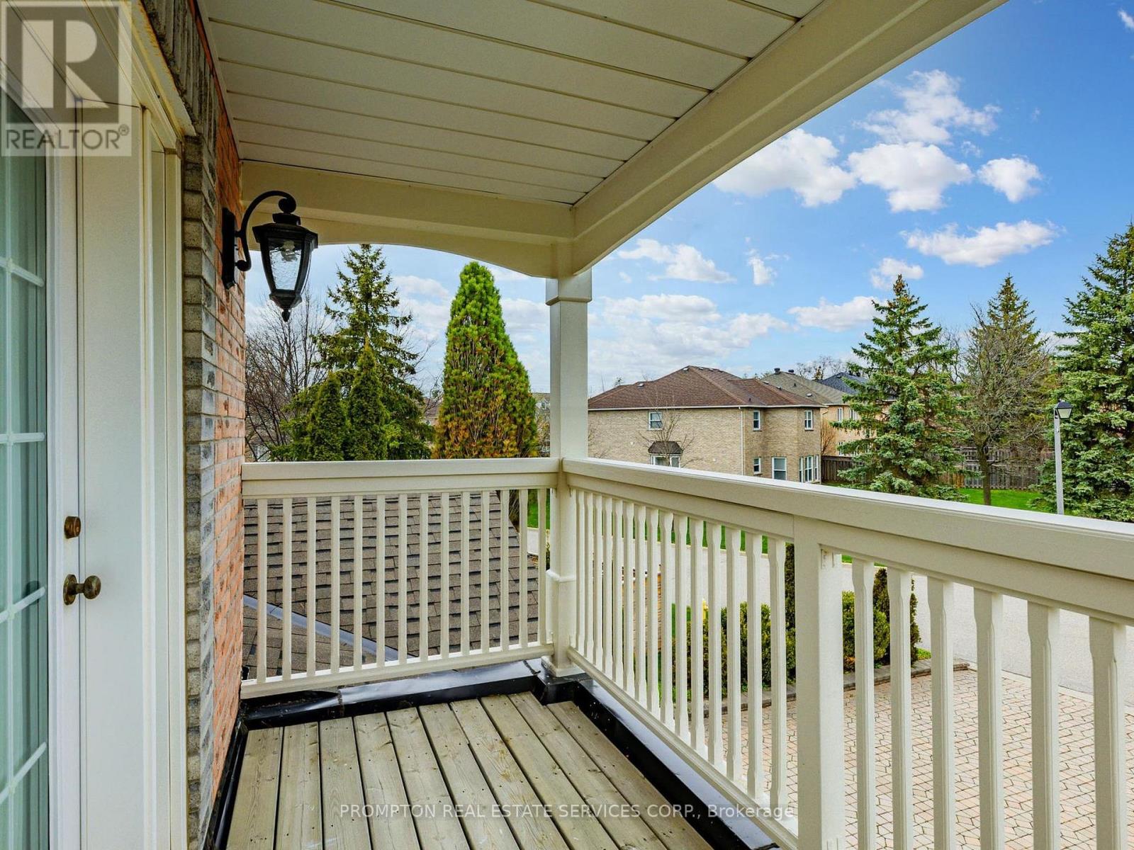 18 BRIDLEFORD COURT - 43