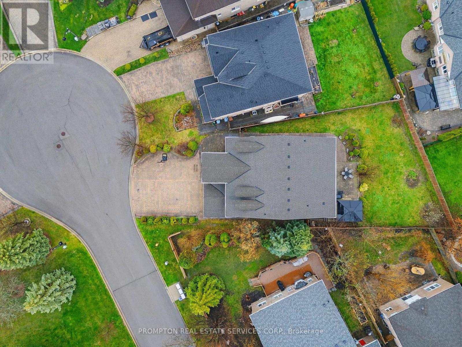18 BRIDLEFORD COURT - 48