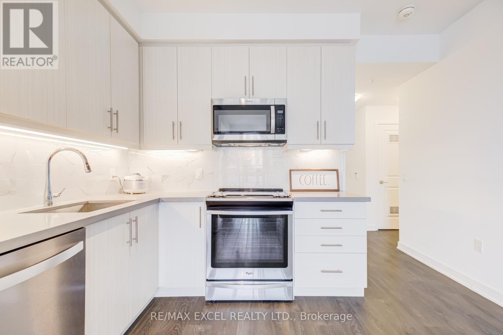 #1006 85 ONEIDA CRESCENT - 21