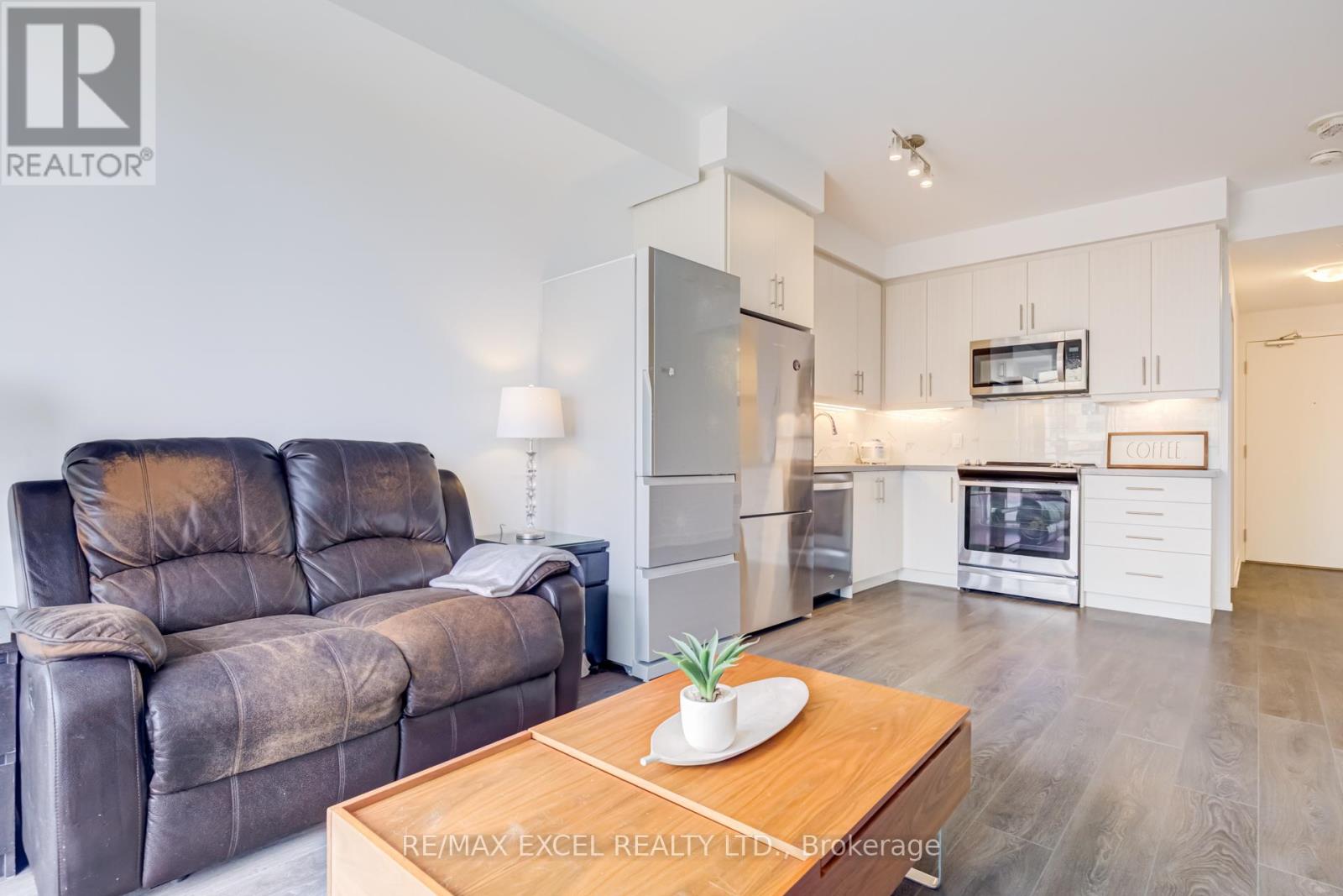 #1006 85 ONEIDA CRESCENT - 28
