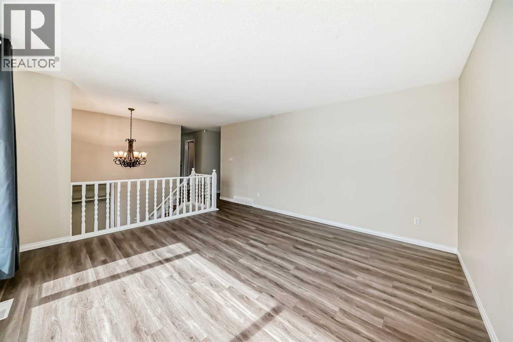 5208 40 Street, Innisfail