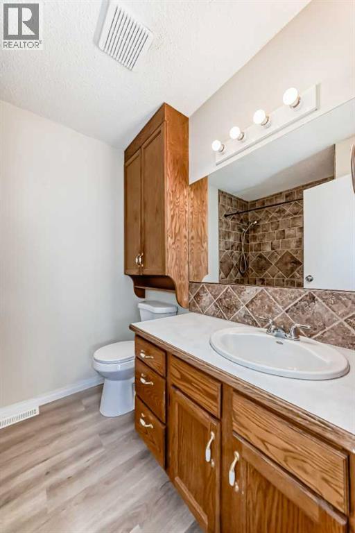 5208 40 Street, Innisfail