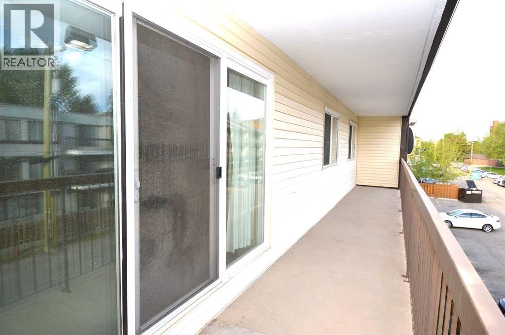 #302 635 56 Avenue SW - 12