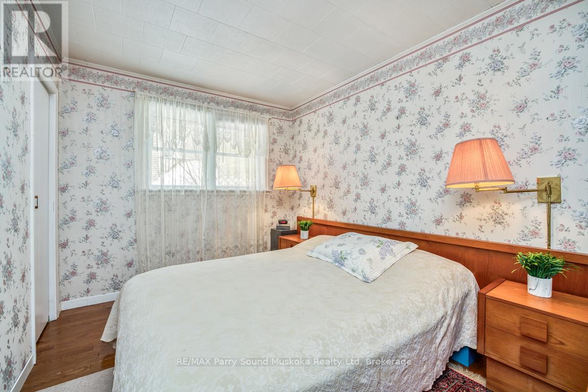 2 LAIRD DRIVE — photo 17