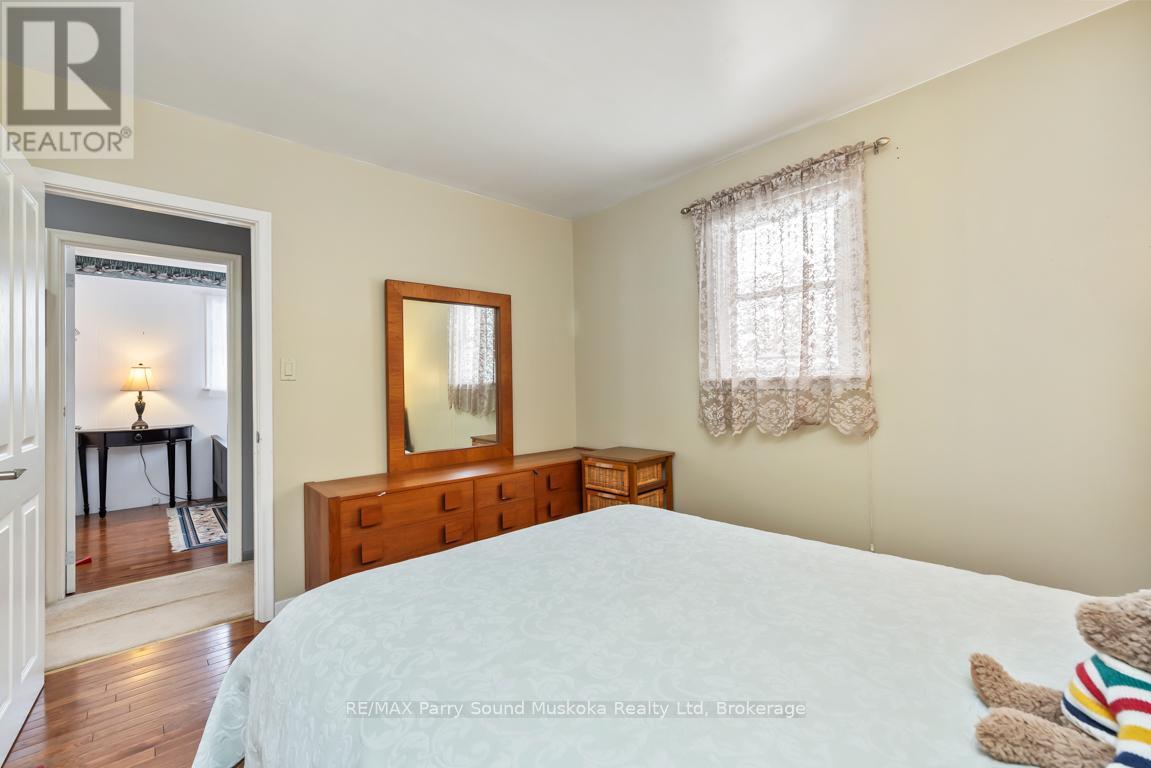 2 LAIRD DRIVE — photo 21