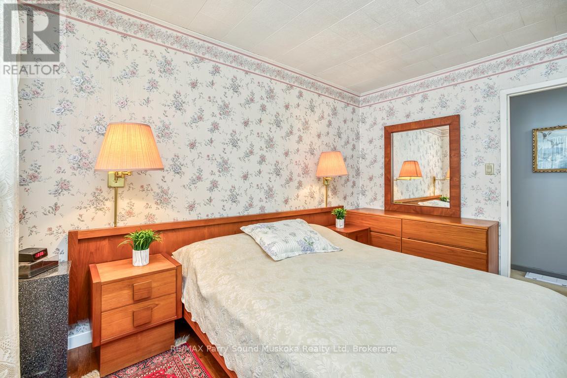 Principal bedroom